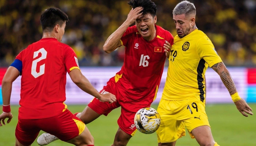 Nền bóng đá Malaysia có nguy cơ sụp đổ vì vụ gian lận nhập tịch 7 cầu thủ cho đội tuyển quốc gia. malys.jpg