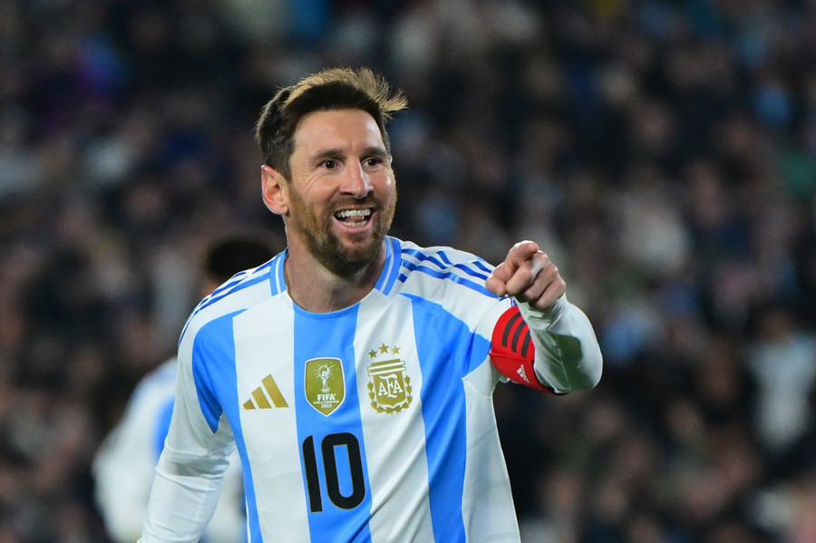 Messi hiện đang tiến gần cột mốc 200 lần khoác áo đội tuyển quốc gia Argentina. zzzmesss.jpg