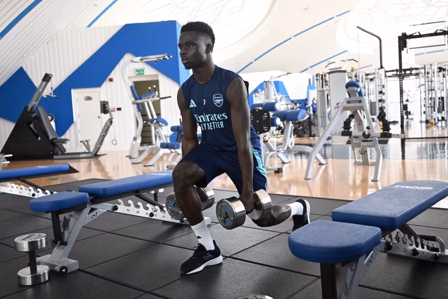 bukayo-saka-arsenal-training-ses.jpg