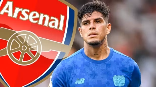 Arsenal nhắm kích hoạt điều khoản 52 triệu bảng Anh với Piero Hincapie