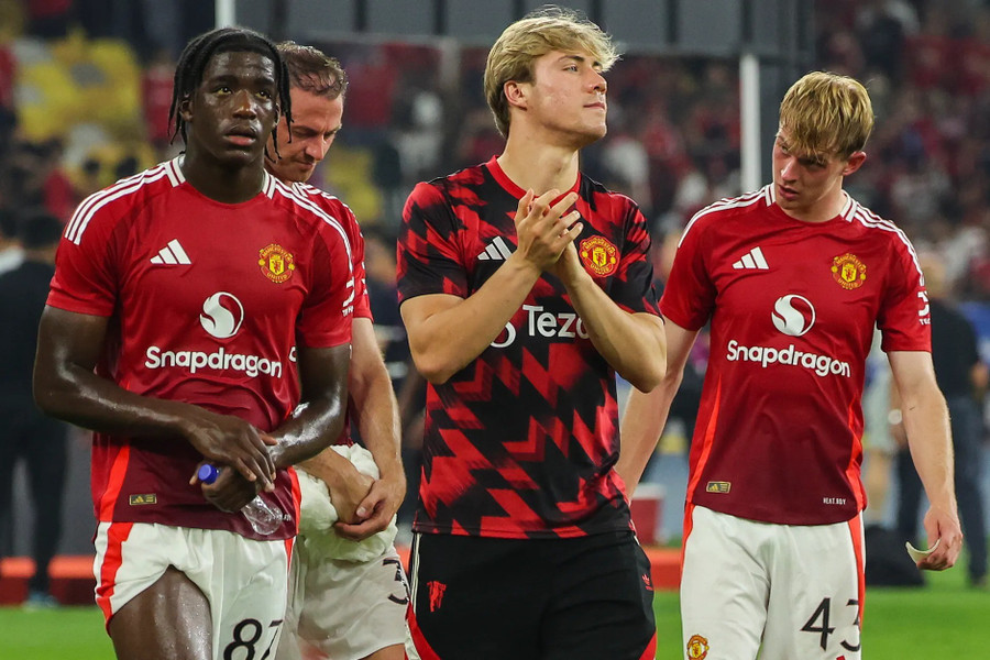 Man Utd bị đội Các ngôi sao Đông Nam Á đánh bại 1-0 tại Malaysia. epa12141385-players-manchester-u.jpg
