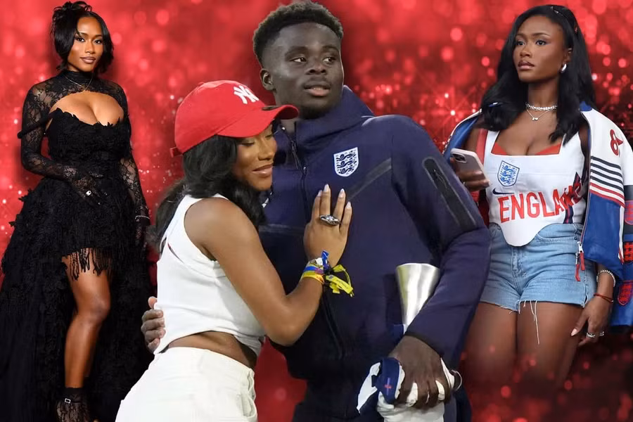 Saka đính hôn với bạn gái giám đốc