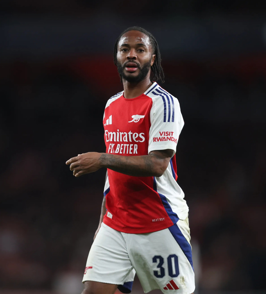 Raheem Sterling cũng phải rời Emirates. arsenal-2.jpg