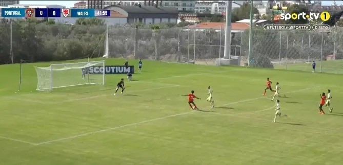 Ronaldo Junior ghi bàn cho U16 Bồ Đào Nha. ronaldo-2.jpg