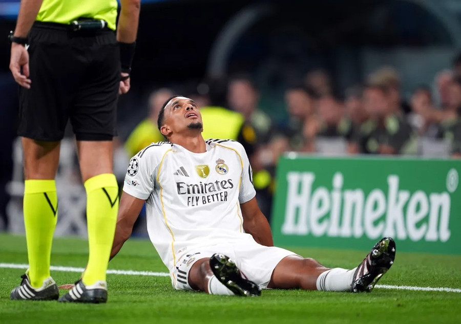 Trent Alexander-Arnold bị chấn thương trong trận ra mắt Champions League với Real Madrid real.jpg