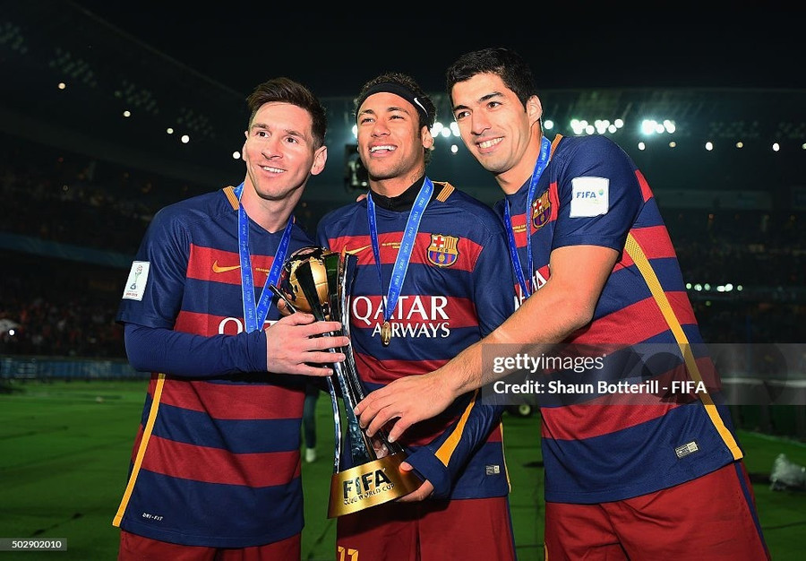 Neymar (giữa) hồi cùng Messi và Suarez tung hoành sân cỏ châu Âu trong màu áo Barcelona. Ảnh: Getty naymar.jpg