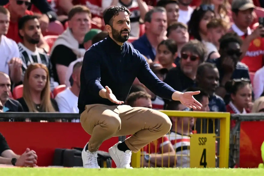 HLV Ruben Amorim thất vọng với phong độ của Man Utd. manchester-uniteds-portuguese-he.jpg