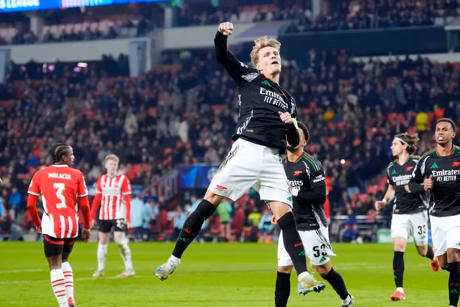 martin-odegaard-arsenal-celebrat.jpg