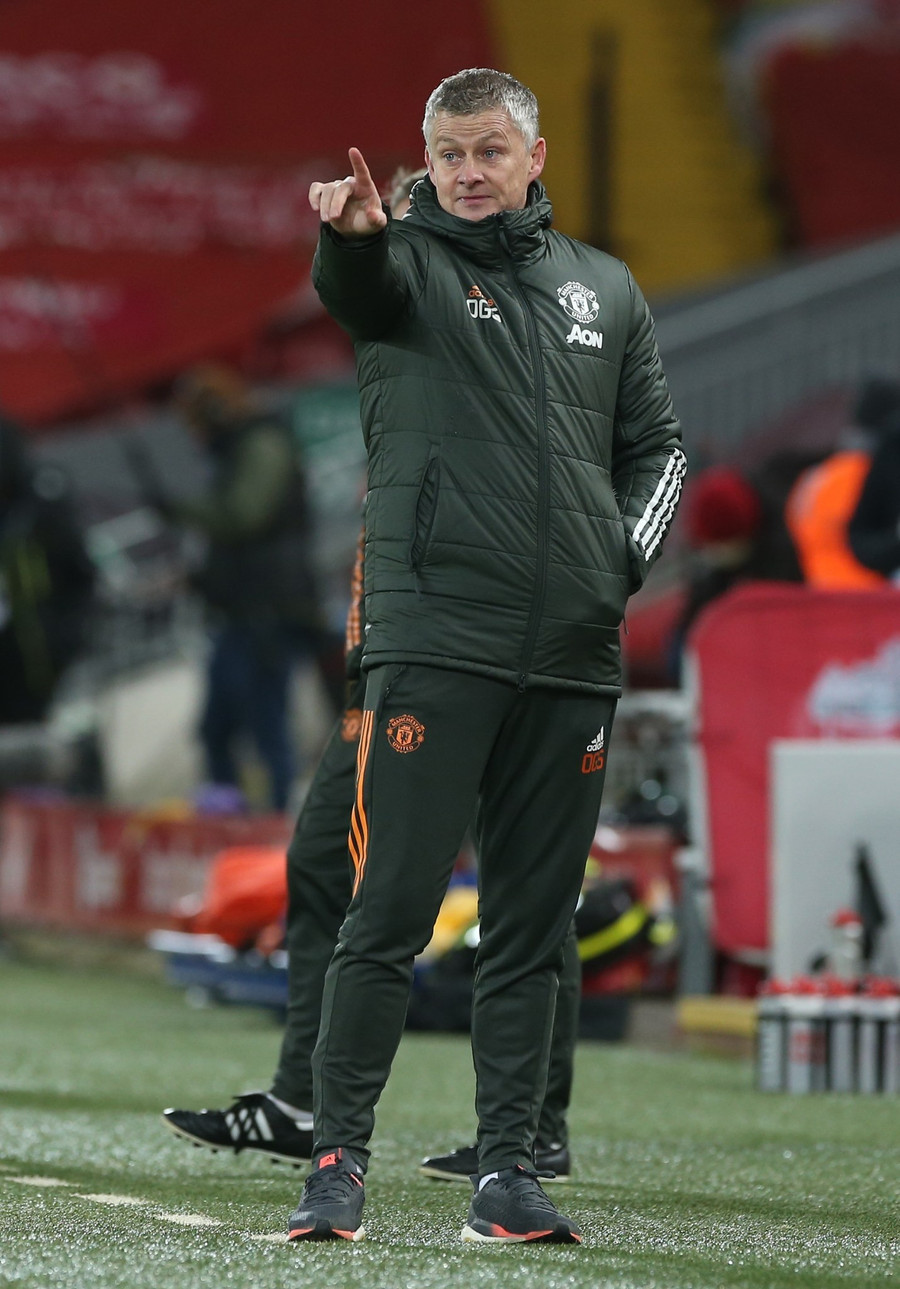 HLV Ole Gunnar Solskjaer chỉ trụ được chưa đầy một tháng sau khi Man Utd bị Liverpool đánh bại 0-5. 3.jpg