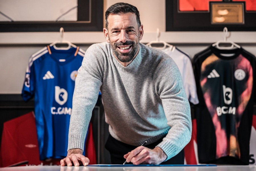 Ruud Van Nistelroy đã ký hợp đồng với Leicester. van.jpg