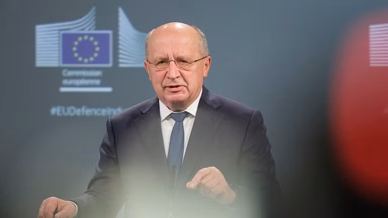 Ủy viên Quốc phòng EU Andrius Kubilius.