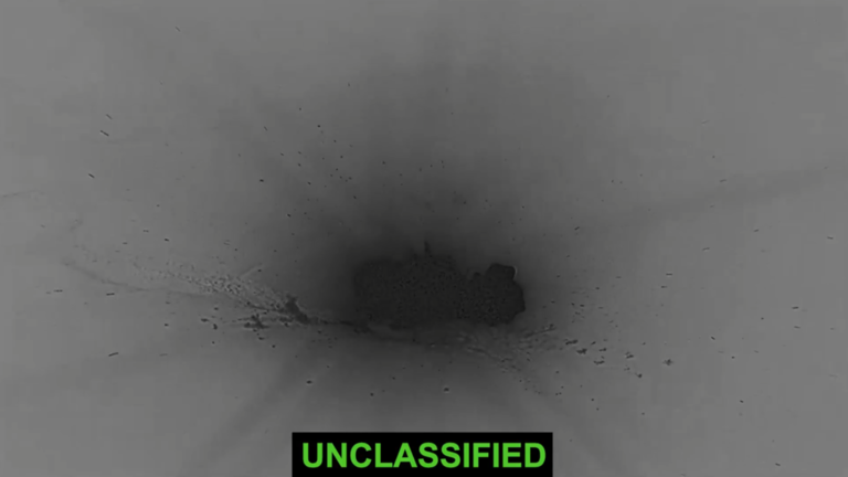 Mỹ dùng hơn 100 quả bom tấn công hơn 70 mục tiêu bị nghi ngờ là khủng bố ở Syria.