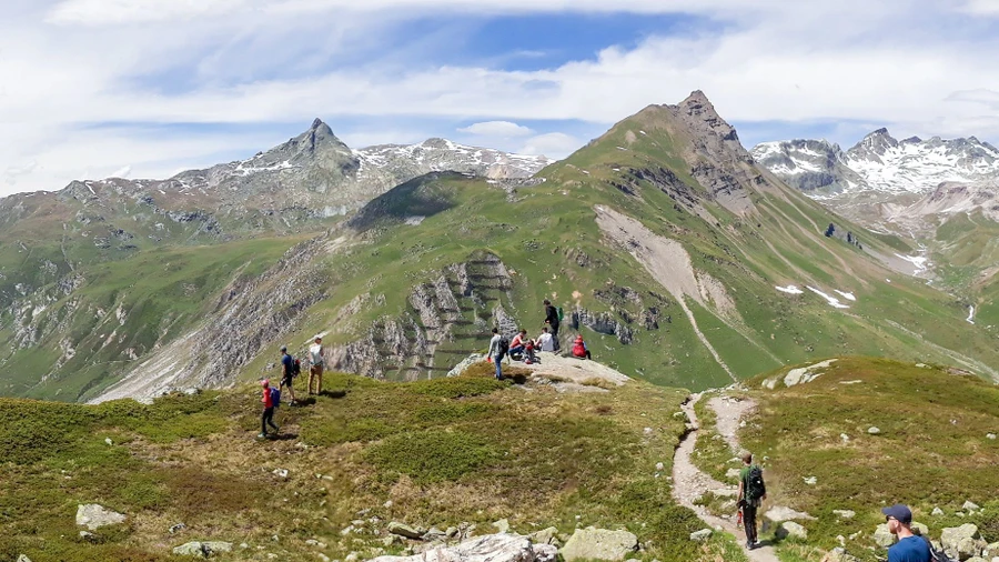 Dãy núi Alps ở bang Grisons, miền đông Thụy Sĩ là khu vực thăm dò tiềm năng về trữ lượng hydro tự nhiên.