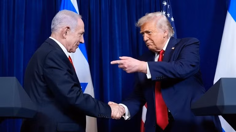 Tổng thống Mỹ Donald Trump (phải) và Thủ tướng Israel Benjamin Netanyahu tại khu nghỉ dưỡng Mar-a-Lago ở Florida, ngày 29/12/2025.