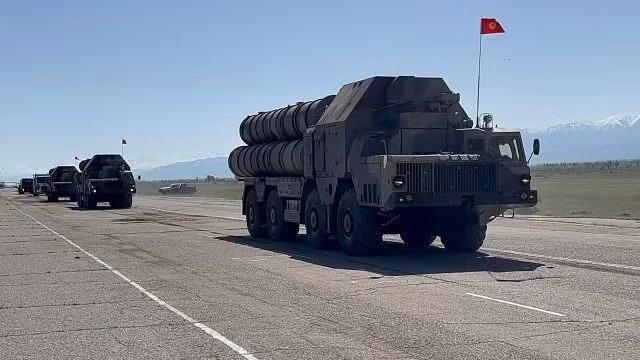 Nga vừa triển khai hệ thống phòng không S-300PS tới Kyrgyzstan.