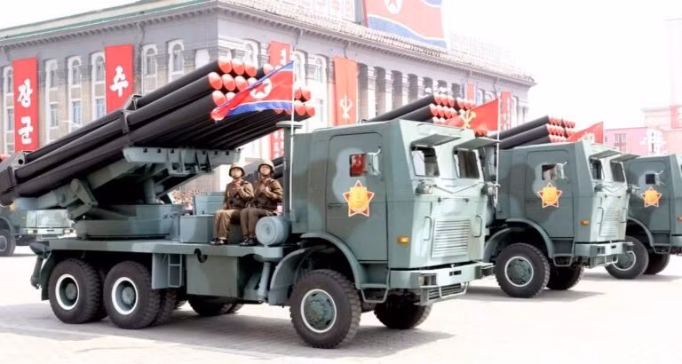 Hệ thống pháo phản lực phóng loạt (MLRS) M1991 240 mm của Triều Tiên.