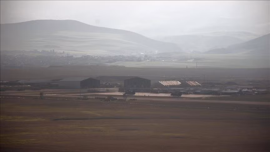 Căn cứ Mỹ nằm trong khu vực mỏ khí đốt Koniko ở tỉnh Deir ez-Zor của Syria.