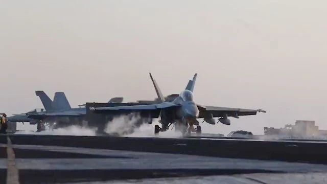 Chiến đấu cơ F/A-18 Super Hornet của không quân Mỹ xuất kích tấn công trúng các mục tiêu của Houthi ở Yemen, ngày 15/3/2025.