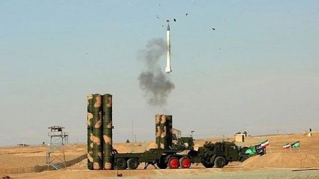 Iran giới thiệu hệ thống phòng không S-300 do Nga sản xuất trong cuộc tập trận, ngày 5/2/2025.