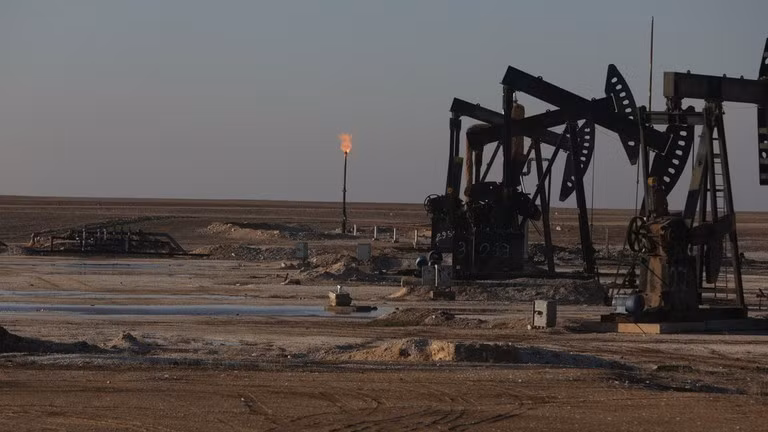 Sản xuất dầu mỏ ở vùng Vịnh có thể ngừng hoạt động trong vài tuần tới. 