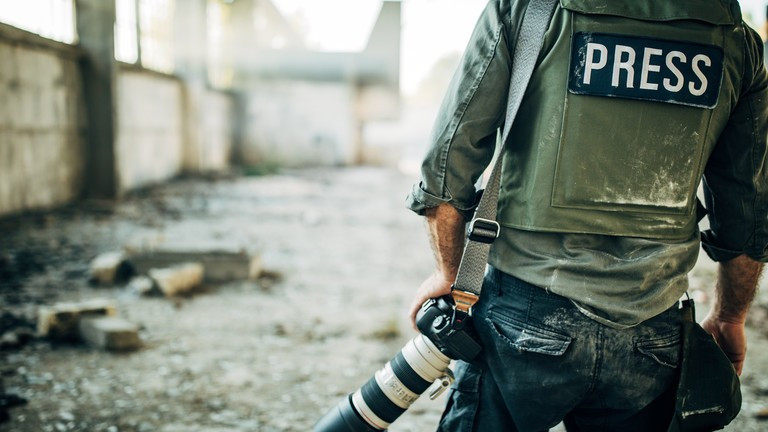 Nga cung cấp lối đi an toàn cho báo chí đưa tin về lực lượng Ukraine bị bao vây ở tiền tuyến xung đột.