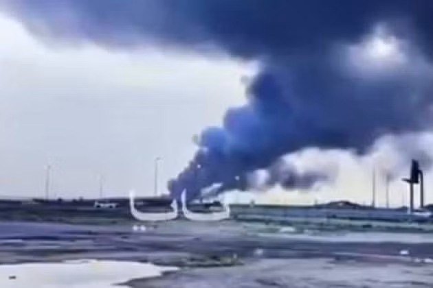 Trung tâm hậu cần lớn nhất của Kuwait, cảng Suwaiq, bị Iran tấn công tên lửa, ngày 27/3/2026.