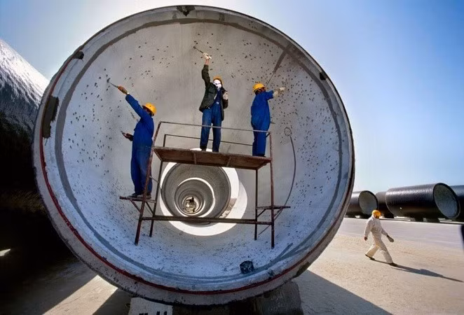 Sông nhân tạo vĩ đại (GMMR) là một dự án kỹ thuật dân dụng khổng lồ ở sa mạc châu Phi.