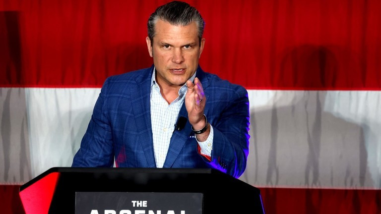 Bộ trưởng Chiến tranh Mỹ Pete Hegseth