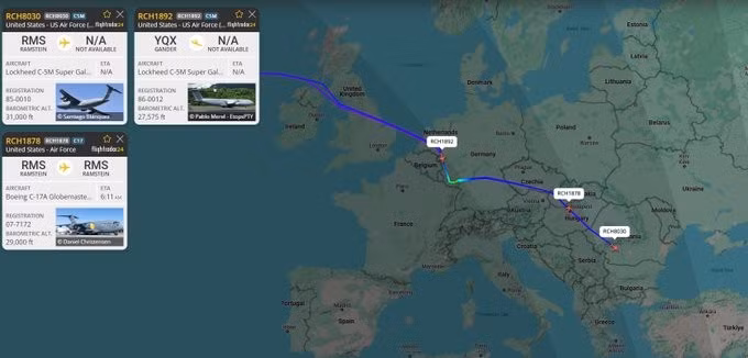 Máy bay C-17A và máy bay C-5M của Mỹ vừa xuất phát từ Căn cứ Không quân Osan ở Hàn Quốc, băng qua châu Âu đến khu vực chịu trách nhiệm của CENTCOM.