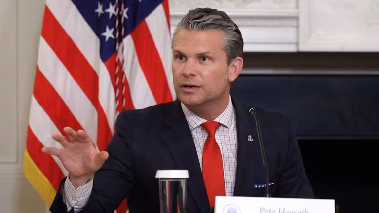 Bộ trưởng Chiến tranh Mỹ, Pete Hegseth.