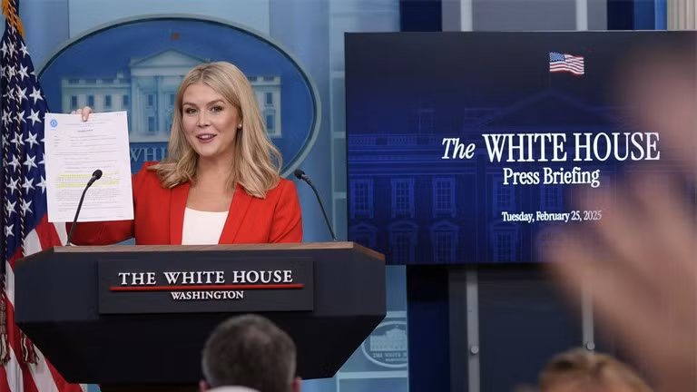 Người phát ngôn Nhà Trắng Karoline Leavitt.