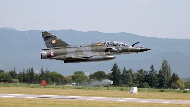 Chiến đấu cơ Mirage 2000D RMV của Pháp.