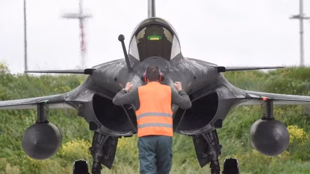 Chiến đấu cơ Rafale của Pháp.