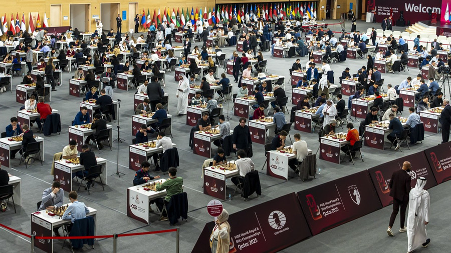 Giải vô địch nhanh và chớp nhoáng thế giới FIDE tại Doha, Qatar.