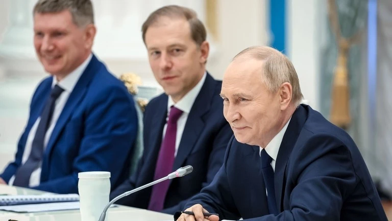 Ông Putin ca ngợi sự tăng trưởng kinh tế