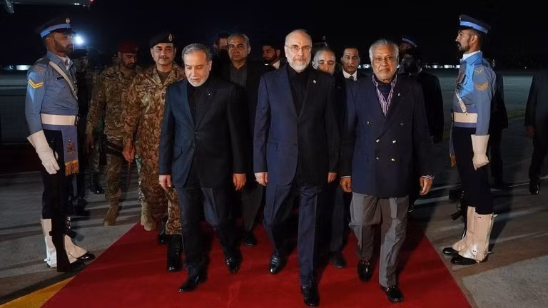 Phái đoàn Iran đến thủ đô Islamabad của Pakistan để đàm phán với Mỹ hôm 10/4/2026.