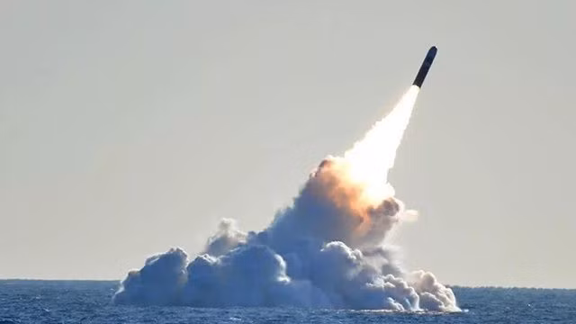 Hải quân Mỹ tăng cường sức mạnh tấn công bằng vũ khí siêu thanh mới. 