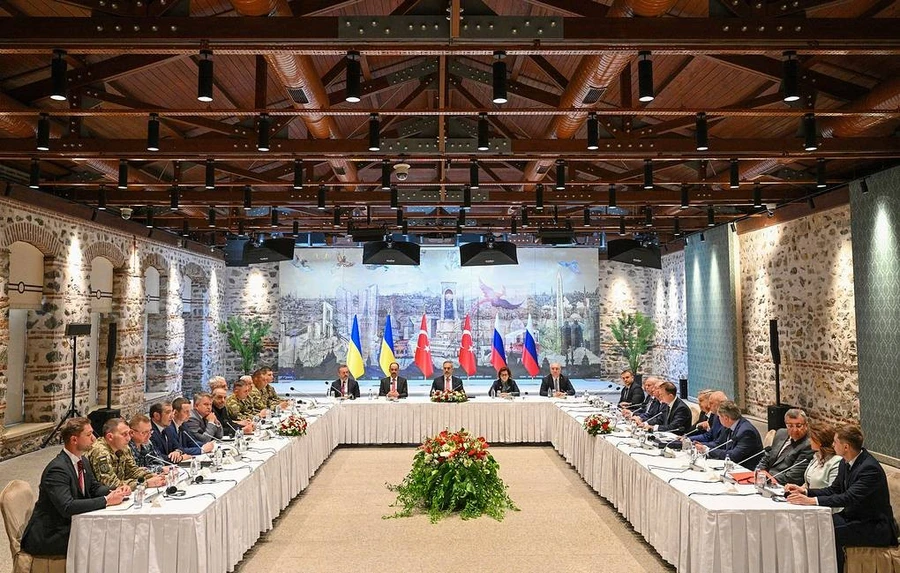 Các phái đoàn Nga và Ukraine đã tổ chức đàm phán trực tiếp tại Istanbul, Thổ Nhĩ Kỳ, ngày 16/5/2025.