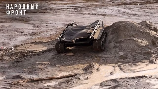 UGV mới của Nga có thể chở hàng hóa đến 300 kg.