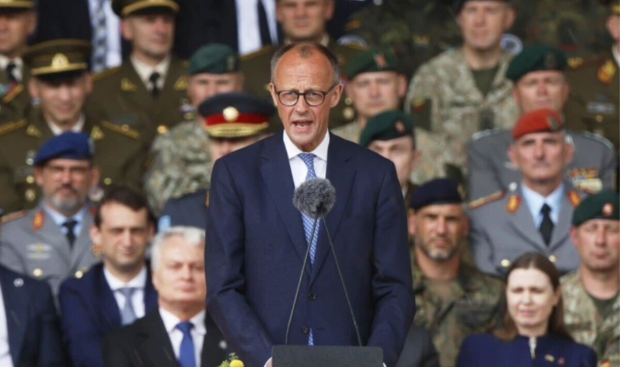 Thủ tướng Đức Friedrich Merz phát biểu tại buổi lễ ra mắt lữ đoàn mới được tổ chức ở thủ đô Vilnius của Litva. thu-tuong-duc.jpg