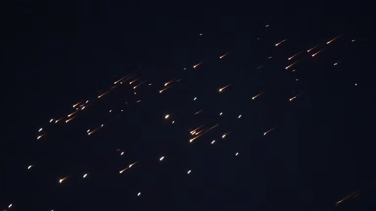 Tên lửa Iran hướng về phía Israel, ngày 18/3/2026.