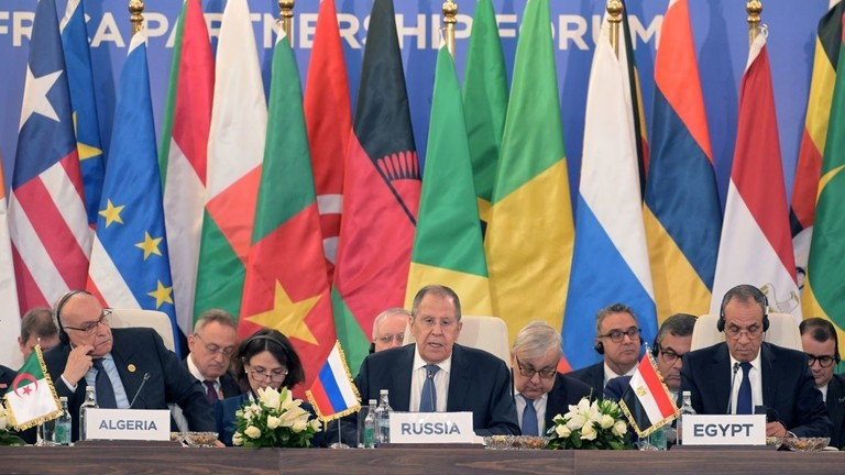 Ngoại trưởng Nga Sergey Lavrov tại phiến họp toàn thể của hội nghị cấp bộ trưởng Diễn đàn Đối tác Nga-châu Phi lần thứ hai ở Cairo, Ai Cập, ngày 20/12/2025.