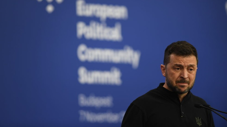 Bắt gặp nét mặt đầy lo âu của Tổng thống Ukraine Vladimir Zelensky tại buổi họp báo sau Hội nghị thượng đỉnh Cộng đồng Chính trị Châu Âu lần thứ 5 tại Budapest, Hungary, ngày 7/11/2024.