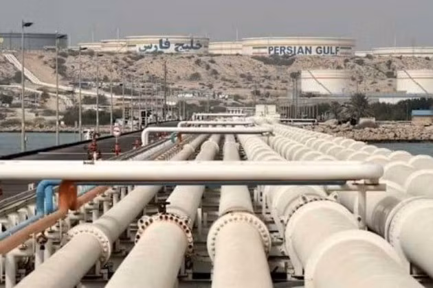 Iran thu về khoảng 100 triệu USD/ngày từ dầu mỏ.