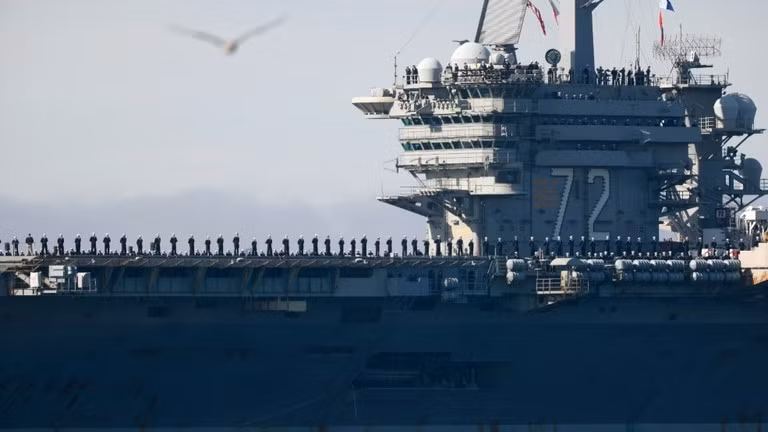 Tàu sân bay USS Abraham Lincoln của hải quân Mỹ.