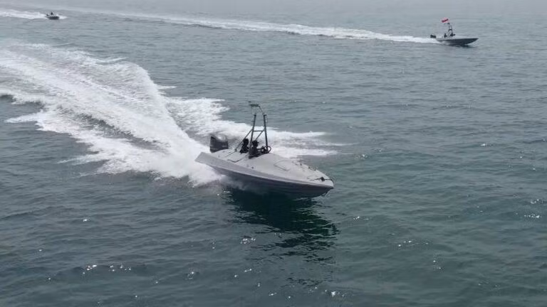 Xuồng tự sát không người lái (USV) của Houthi hoạt động ở Biển Đỏ