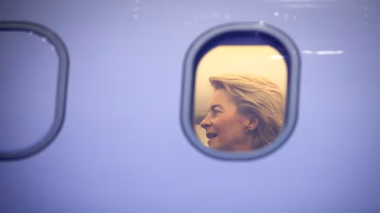 Nga phản ứng mạnh với cáo buộc gây nhiễu GPS trên máy bay chở Chủ tịch EC Ursula von der Leyen.