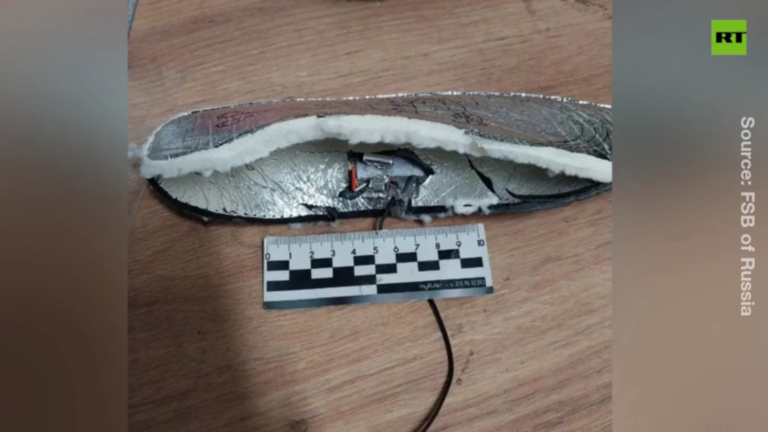 FSB phát hiện Ukraine âm mưu đặt bom trong giày lính Nga.