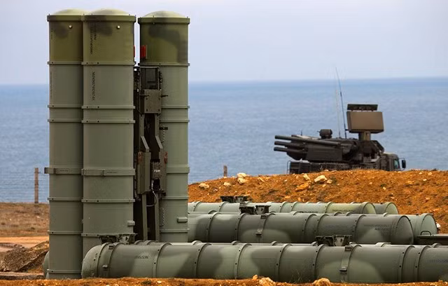 Hệ thống phòng không S-400 của Nga.