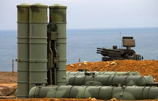 Hệ thống phòng không S-400 của Nga.